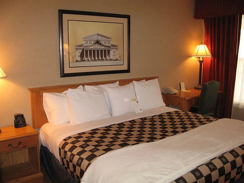 Poplar Inn And Suites Memphis Hotel