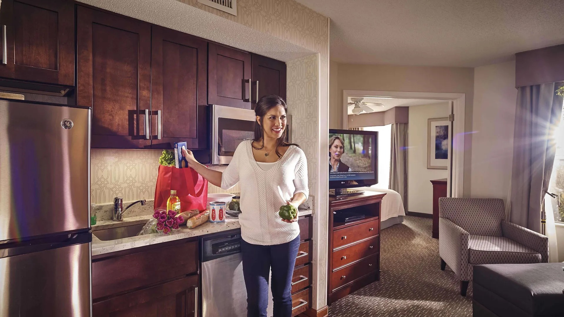 Hotel Poplar Inn And Suites Memphis