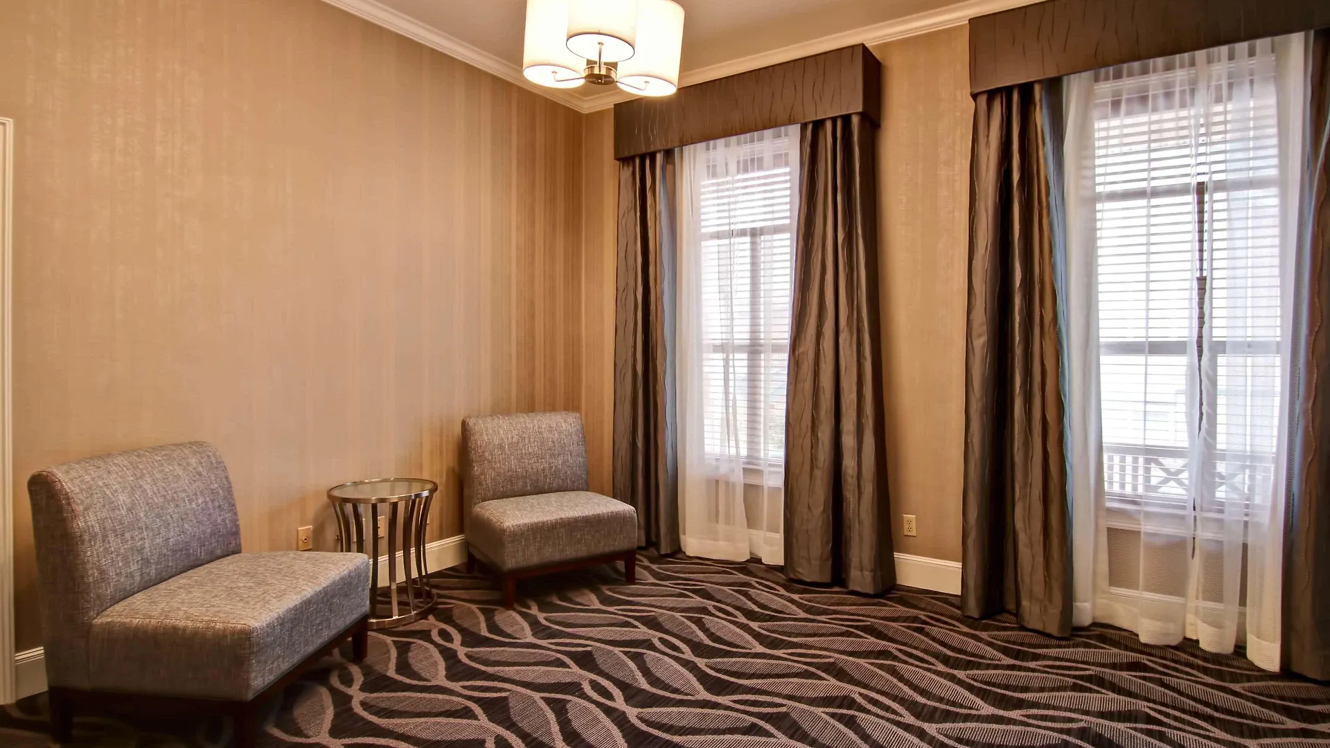 Poplar Inn And Suites Memphis